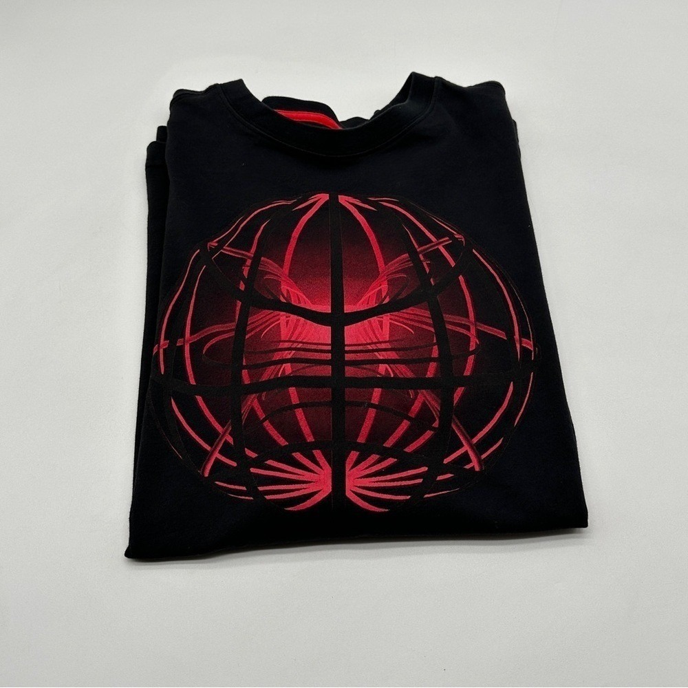 Nike Dri-FIT Mens Large‎ Black Red Globe Graphic Short Sleeve Athletic T-Shirt